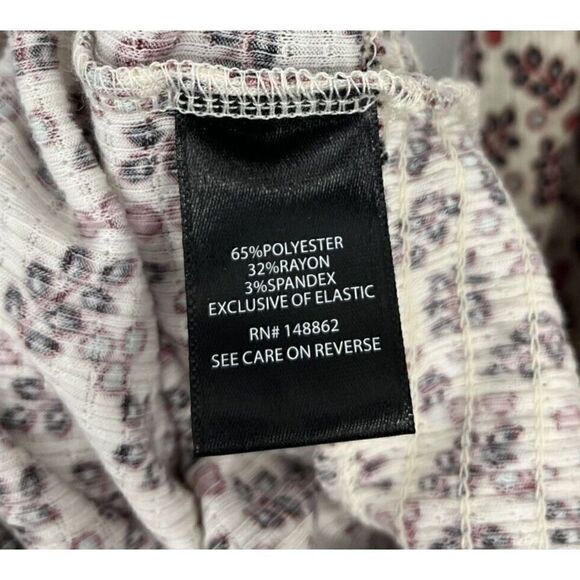 Torrid Top Size 3 Ivory Textured Jersey Choker Neck Smocked Bottom Shirt Blouse - Picture 7 of 8